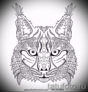 Черно-белый эскиз тату рыси, выполненный в стиле зентангл с использованием сложных геометрических узоров и орнаментов. Оригинальный и медитативный дизайн.