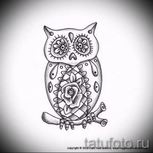 Эскиз татуировки совы, выполненный в стиле сахарной черепушки (sugar skull) с использованием цветочных узоров и ярких деталей. Идеально для любителей оригинальных тату.