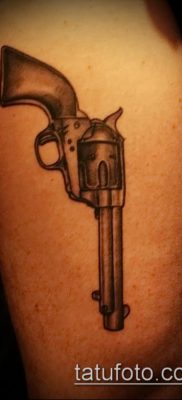 Фото тату револьвер (значение) — пример интересного рисунка тату — 010 tatufoto.com