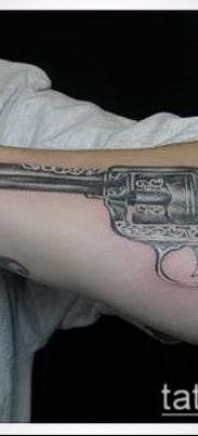 Фото тату револьвер (значение) — пример интересного рисунка тату — 035 tatufoto.com