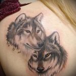 фото тату волчица №876 - прикольный вариант рисунка, который легко можно использовать для преобразования и нанесения как тату волчица и волчата