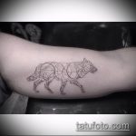 фото тату волчица №490 - интересный вариант рисунка, который хорошо можно использовать для переделки и нанесения как тату волчица и волчонок