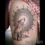 фото тату воющий волк №433 - прикольный вариант рисунка, который успешно можно использовать для переработки и нанесения как волк воет тату