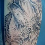 фото тату воющий волк №151 - интересный вариант рисунка, который легко можно использовать для доработки и нанесения как тату воющий волк на предплечье