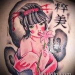 фото тату гейша №531 - интересный вариант рисунка, который легко можно использовать для доработки и нанесения как гейша с мечом тату