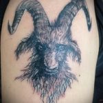 фото тату козел №969 - классный вариант рисунка, который удачно можно использовать для доработки и нанесения как тату козел на запястье