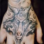 фото тату козел №157 - классный вариант рисунка, который хорошо можно использовать для преобразования и нанесения как тату козел олдскул