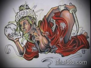Эскиз татуировки, изображающий гейшу, держащую в руках череп, с элементами крови и кинжала. Подходит для любителей готических и мрачных тату.
