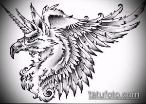 Черно-белый эскиз татуировки с изображением грифона с рогом единорога. Подходит для любителей мифологических существ и уникальных дизайнов.