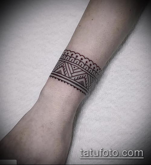 fotografie tetovacího náramku (význam) - příklad zajímavého designu tetování  - 016 tatufoto.com - tatufoto.com