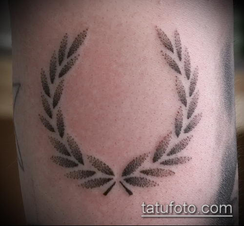 тату лавровый венок (значение) - пример интересного рисунка тату - 044 tatufoto.com