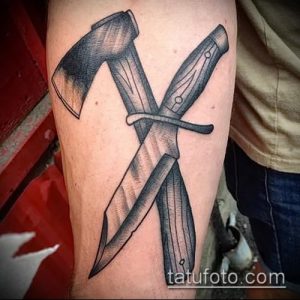 тату топор фото (значение) - пример интересного рисунка тату - 012 tatufoto.com