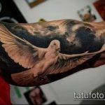 фото тату голубь №564 - классный вариант рисунка, который удачно можно использовать для доработки и нанесения как тату пара голубей