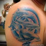 фото тату дельфин №714 - интересный вариант рисунка, который успешно можно использовать для переделки и нанесения как фото тату дельфина на запястье
