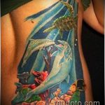 фото тату дельфин №930 - прикольный вариант рисунка, который легко можно использовать для переработки и нанесения как фото тату дельфин на копчике