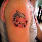 фото тату дельфин №297 - классный вариант рисунка, который легко можно использовать для переделки и нанесения как фото тату дельфина на запястье
