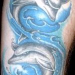 фото тату дельфин №161 - крутой вариант рисунка, который легко можно использовать для переделки и нанесения как фото тату дельфины на руке
