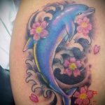 фото тату дельфин №406 - интересный вариант рисунка, который хорошо можно использовать для переработки и нанесения как фото тату дельфина на запястье