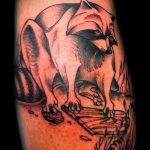 фото тату енот №477 - достойный вариант рисунка, который легко можно использовать для переработки и нанесения как тату эскизы енот на плечо