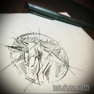 Черно-белый эскиз татуировки, представляющий собой абстрактную композицию из геометрических фигур и линий. Подходит для минималистичных дизайнов.