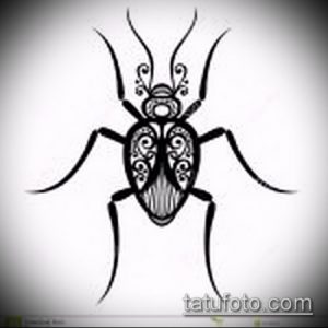 Эскиз татуировки жука, выполненный в черном цвете с использованием сложных орнаментальных узоров. Идеально для любителей трайбл и этнических мотивов.