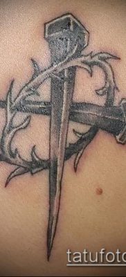 фото тату терновник (значение) — пример интересного рисунка тату — 047 tatufoto.com