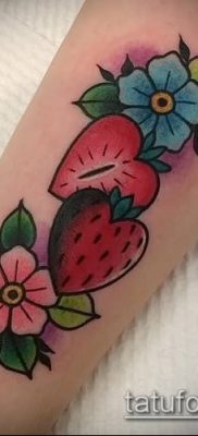 фото тату клубника (Strawberry Tattoos) (значение) — пример рисунка — 013 tatufoto.com