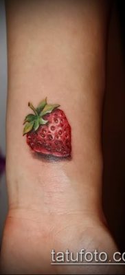 фото тату клубника (Strawberry Tattoos) (значение) — пример рисунка — 028 tatufoto.com