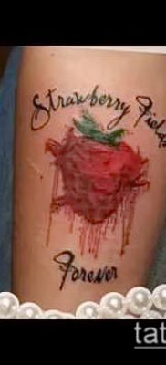 фото тату клубника (Strawberry Tattoos) (значение) — пример рисунка — 033 tatufoto.com
