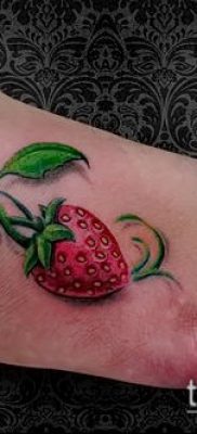 фото тату клубника (Strawberry Tattoos) (значение) — пример рисунка — 043 tatufoto.com