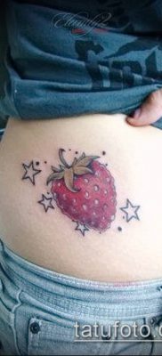 фото тату клубника (Strawberry Tattoos) (значение) — пример рисунка — 045 tatufoto.com