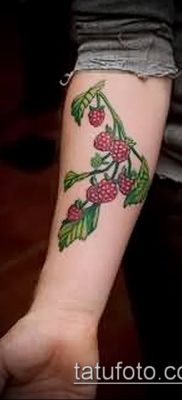 фото тату клубника (Strawberry Tattoos) (значение) — пример рисунка — 066 tatufoto.com