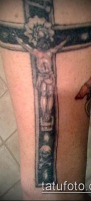 фото тату распятие (crucifix tattoo) (значение) — пример рисунка — 039 tatufoto.com