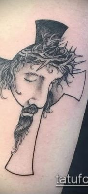 фото тату распятие (crucifix tattoo) (значение) — пример рисунка — 047 tatufoto.com