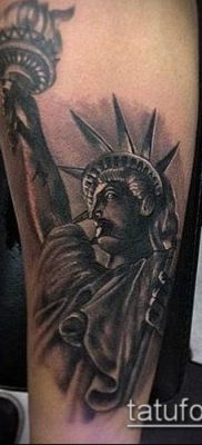 фото ТАТУ СТАТУЯ СВОБОДЫ (Tattoo) (значение) — пример рисунка — 019 tatufoto.com