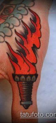 ТАТУИРОВКА ФАКЕЛ №217 — интересный вариант рисунка, который хорошо можно использовать для переделки и нанесения как татуировка факел и колючая проволока