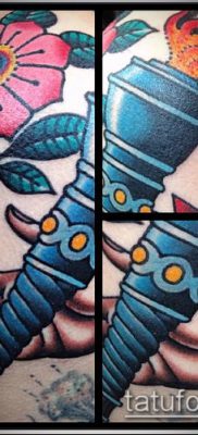 ТАТУИРОВКА ФАКЕЛ №43 — крутой вариант рисунка, который успешно можно использовать для преобразования и нанесения как татуировка факел с лентой