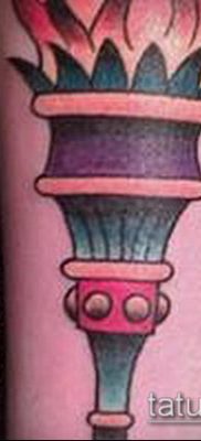ТАТУИРОВКА ФАКЕЛ №721 — прикольный вариант рисунка, который хорошо можно использовать для доработки и нанесения как татуировка факел и розы