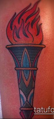 ТАТУИРОВКА ФАКЕЛ №393 — эксклюзивный вариант рисунка, который успешно можно использовать для переделки и нанесения как татуировка факел на левой руке