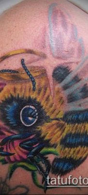 ТАТУИРОВКА ШМЕЛЬ №368 — уникальный вариант рисунка, который хорошо можно использовать для переработки и нанесения как татуировка шмель на пальце