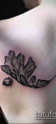 дубовые листья тату №456 — уникальный вариант рисунка, который успешно можно использовать для доработки и нанесения как дубовые листья тату хной