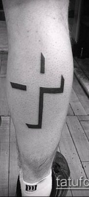 фото латинский крест тату (Tattoo) (значение) — пример рисунка — 017 tatufoto.com