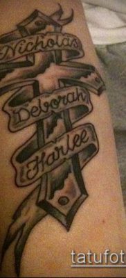 фото латинский крест тату (Tattoo) (значение) — пример рисунка — 021 tatufoto.com