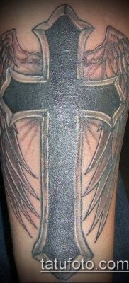 фото латинский крест тату (Tattoo) (значение) — пример рисунка — 042 tatufoto.com