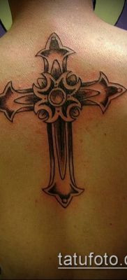 фото латинский крест тату (Tattoo) (значение) — пример рисунка — 065 tatufoto.com