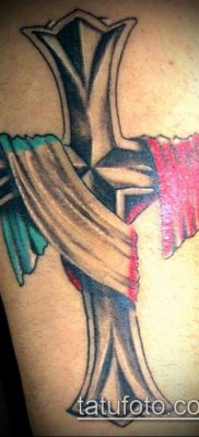 фото латинский крест тату (Tattoo) (значение) — пример рисунка — 066 tatufoto.com