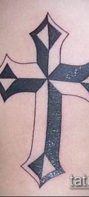 латинский крест тату №651 — эксклюзивный вариант рисунка, который удачно можно использовать для переработки и нанесения как латинский крест тату на боку