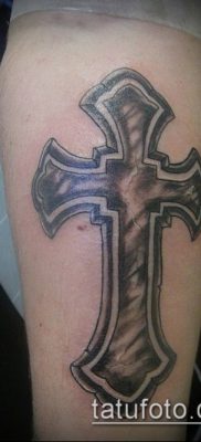латинский крест тату №133 — эксклюзивный вариант рисунка, который хорошо можно использовать для доработки и нанесения как латинский крест тату на запястье