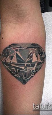 тату бриллиант №167 — достойный вариант рисунка, который хорошо можно использовать для переделки и нанесения как тату бриллиант