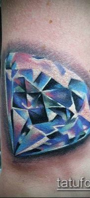 тату бриллиант №976 — интересный вариант рисунка, который успешно можно использовать для преобразования и нанесения как тату бриллиант на ребрах
